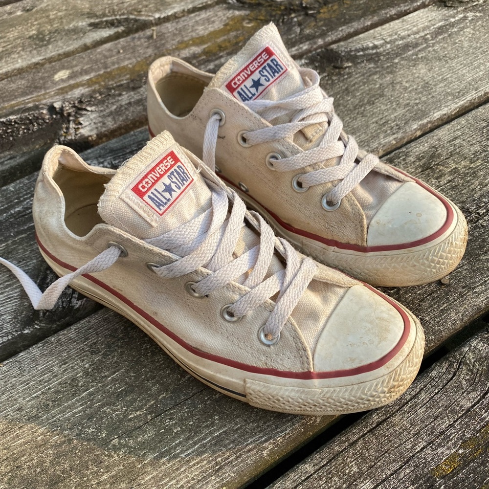 ❤️ WHITE LOW RISE CONVERSE - Picture 2 of 5